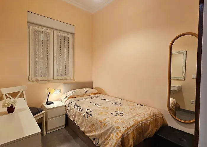 Piso Moderno 3 Severo Ochoa 31 2a * 希洪